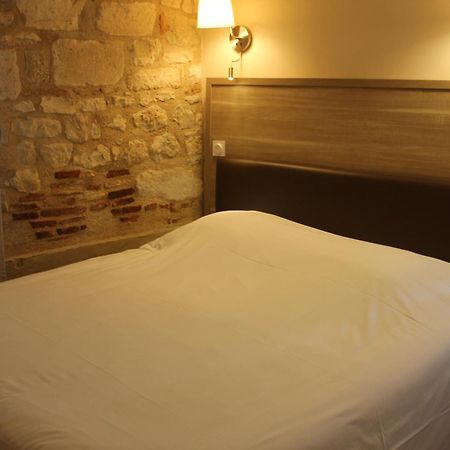 Logis Auberge de la Tour Sauzet  Extérieur photo