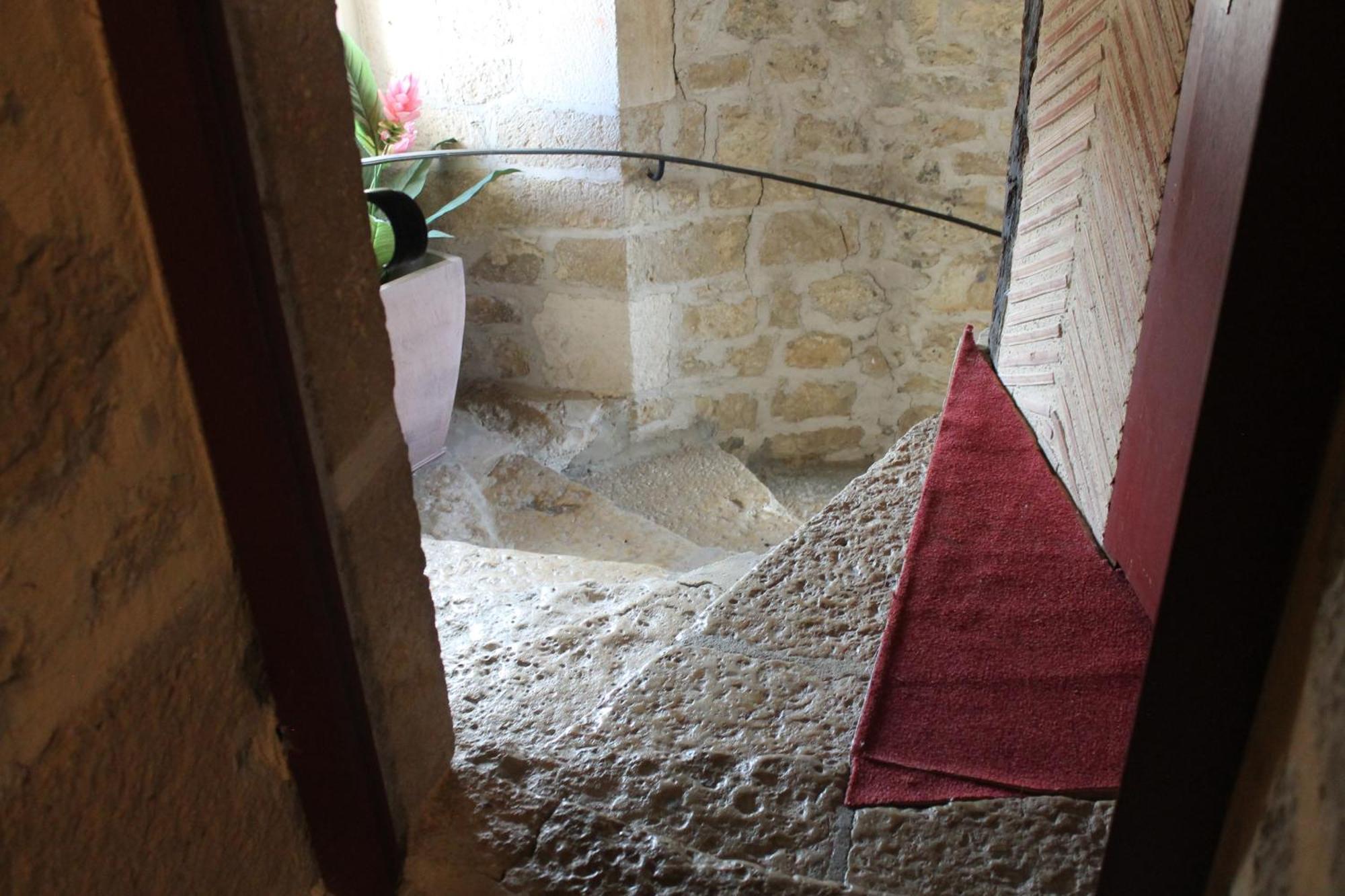 Logis Auberge de la Tour Sauzet  Extérieur photo