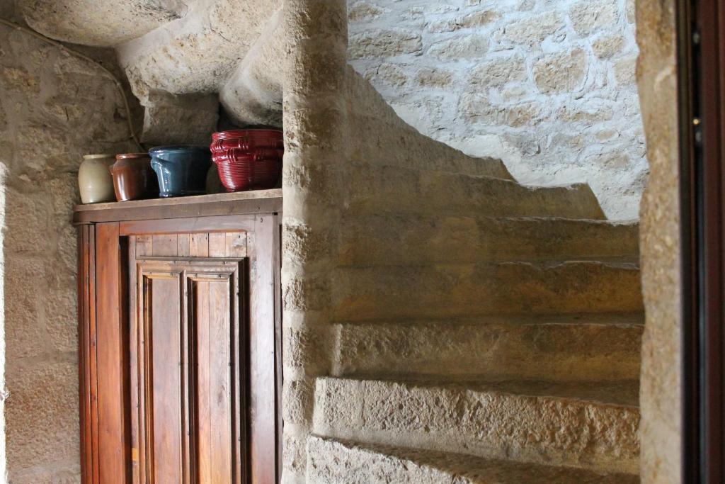 Logis Auberge de la Tour Sauzet  Extérieur photo