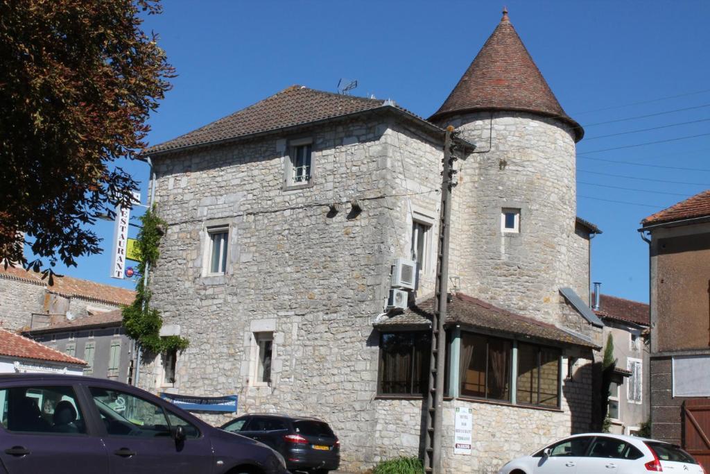 Logis Auberge de la Tour Sauzet  Extérieur photo