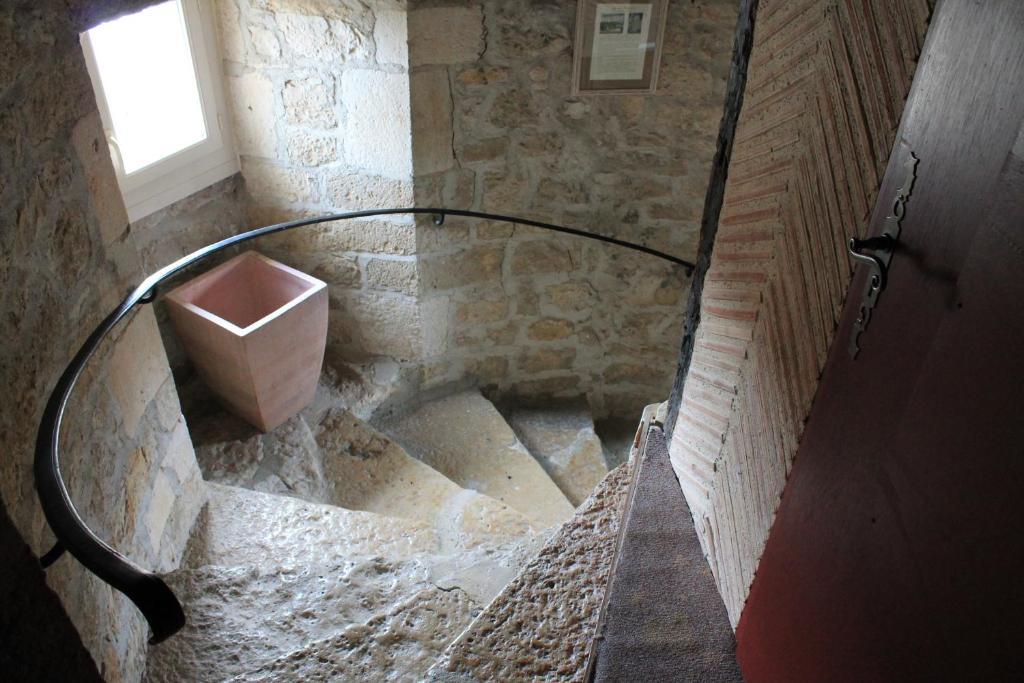 Logis Auberge de la Tour Sauzet  Extérieur photo
