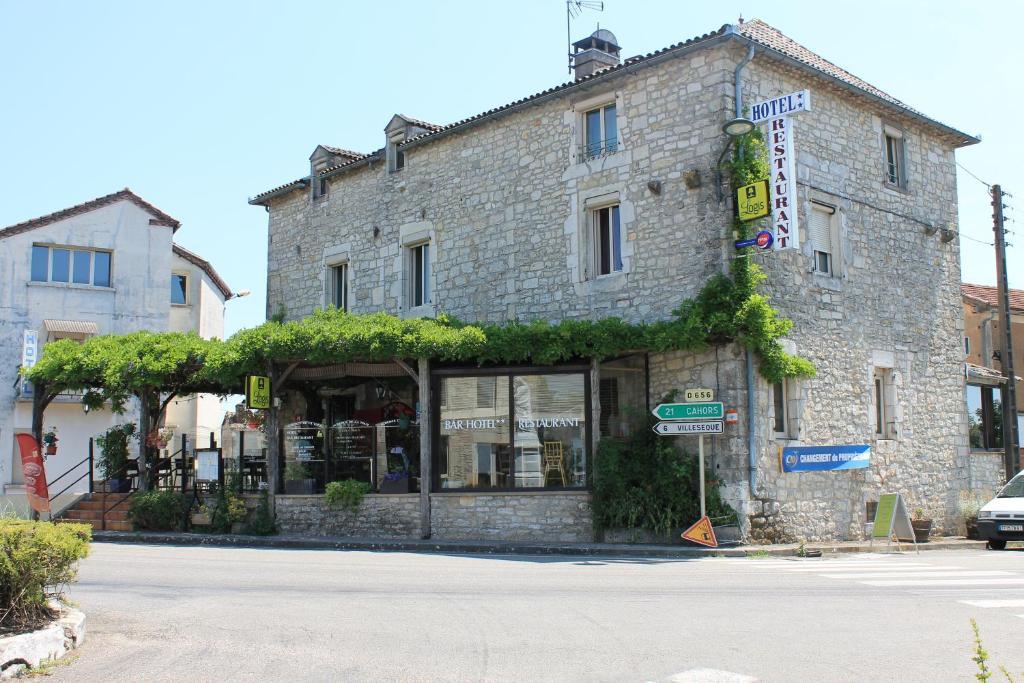Logis Auberge de la Tour Sauzet  Extérieur photo